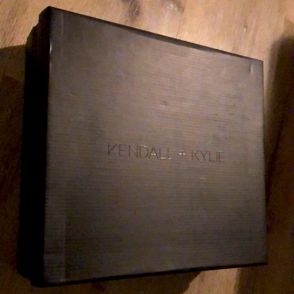 NIB [Kendall + Kylie] Brown Colt Pointed Toe Ankle Booties Womens Size 9 - Picture 4 of 8